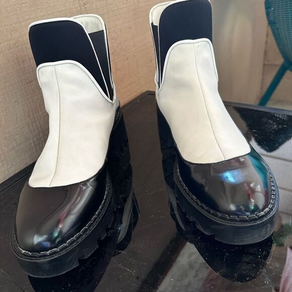 ZARA Chelsea block white/black chunky lug sole sz 41 EUC - Picture 1 of 12
